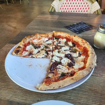 Pupatella - Caprese pizza - Pizza Near Me - Leesburg, Virginia