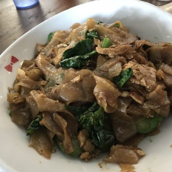 Bowl Thai - Pad See Ew - Thai Near Me - Gardena, California