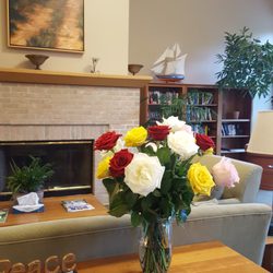 Rose Arbor Hospice - Sitting room at Rose Arbor