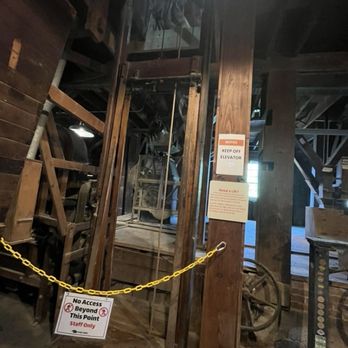 Magnolia Flouring Mills - The grain elevator that goes all the way up - Landmarks & Historical Buildings Near Me - Magnolia, Ohio