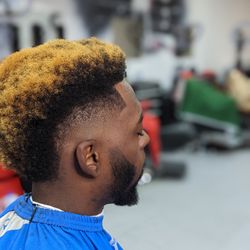 Clutch Time Cuts - It's  A Vibe See Inside! Come enjoy a cool friendly atmosphere while getting a clutch cut! Apts Available call now!