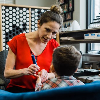 Chiropractic In Motion - Electrodermal Screening with Dr. White - Chiropractors Near Me - West Des Moines, Iowa