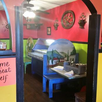 El Pollo Alegre - Dinning room - Mexican Near Me - Dalton, Georgia El Pollo Alegre - Dinning room - Mexican Near Me - Dalton, Georgia
