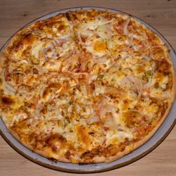 Vis à Vis - Pizza Margherita 8,20€ + Zusatzbeläge Zwiebel, Ananas und milde Peperoni 5€ = 13,20€