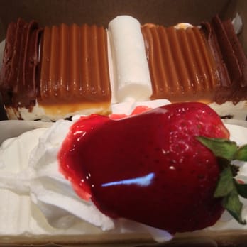 Tasteful Cakes - Dulce de leche cake, strawberry cake with white chocolate mousse - Desserts Near Me - Corona, California Tasteful Cakes - Dulce de leche cake, strawberry cake with white chocolate mousse - Desserts Near Me - Corona, California