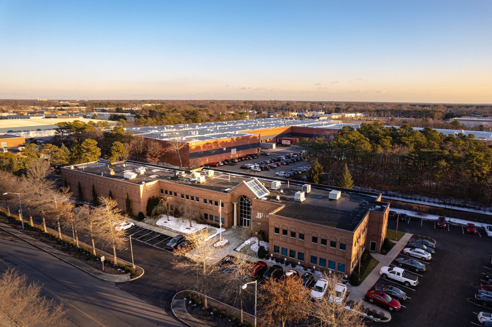 DE NOVO MEDIA 14 Photos Islandia, New York Real Estate