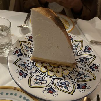 Gloria - Lemon meringue pie - Italian Near Me - London, XGL Gloria - Lemon meringue pie - Italian Near Me - London, XGL