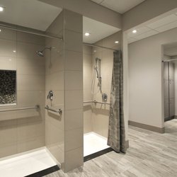 Cary Grossman Health and Wellness Center - Showers