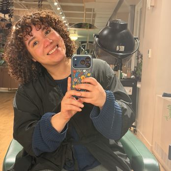 Bloom Beauty Lounge - Hair Salons Near Me - New York, New York