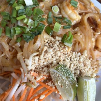 Silver Dish Thai Cuisine - Drunken Noodle - Thai Near Me - Provo, Utah