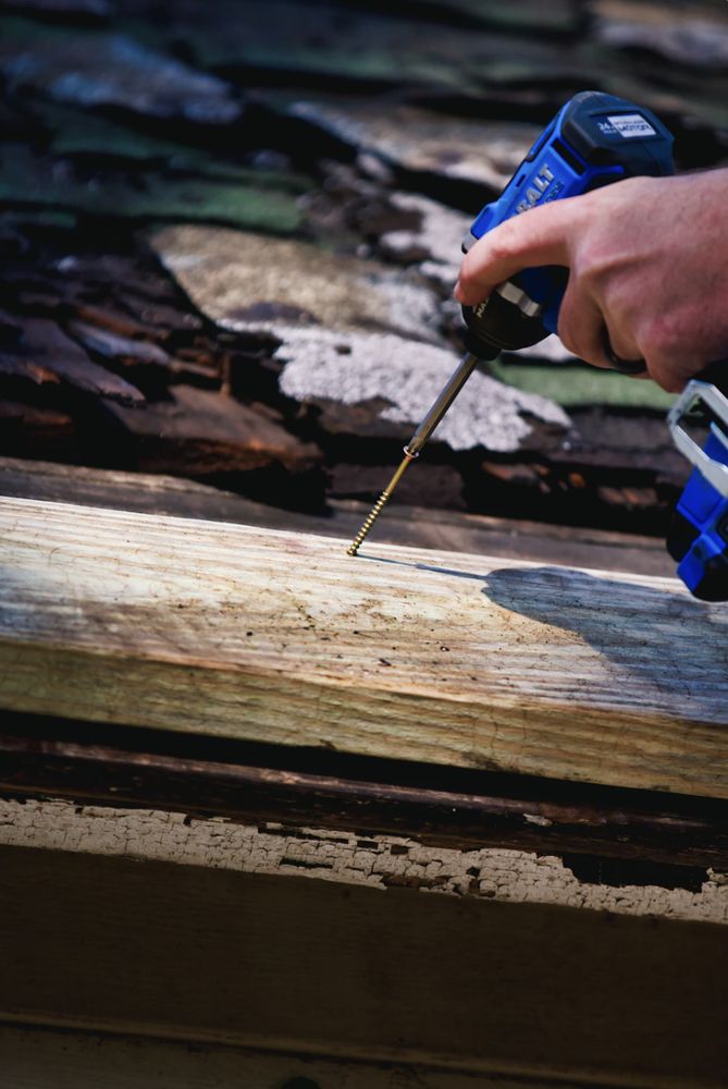 Slide of Fernandos Roofing