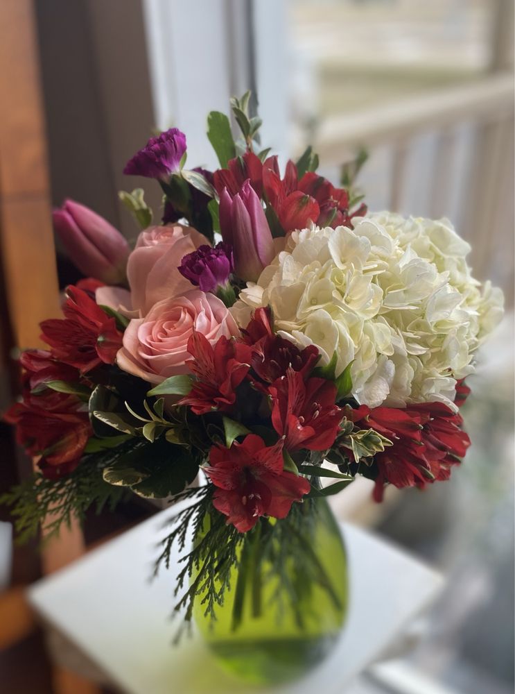 BLOSSOMS AND BLOOMS THE QUEEN CITY FLORIST Updated September 2024