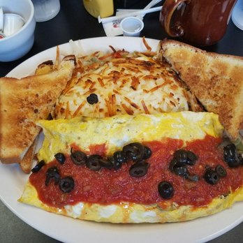 Hungry Hunter Restaurant - Spanish omelet with hasbrowns done Bobs way. - Breakfast & Brunch Near Me - Branson, Missouri