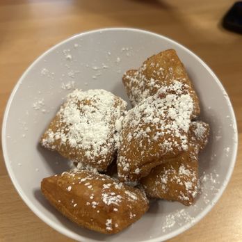 Ruby Sunshine Charleston, Victory - Beignets Starter - Breakfast & Brunch Near Me - Charleston, South Carolina Ruby Sunshine Charleston, Victory - Beignets Starter - Breakfast & Brunch Near Me - Charleston, South Carolina