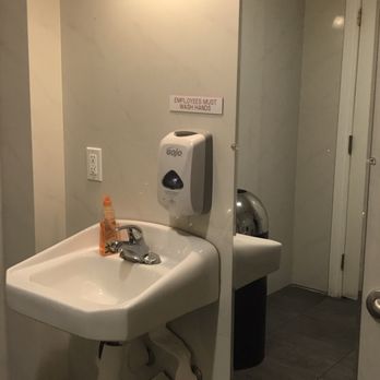 Chaumont - Bathroom is clean and smells aromatic - Bakeries Near Me - Beverly Hills, California