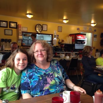 Rose's Cafe - Breakfast & Brunch Near Me - Healy, Alaska