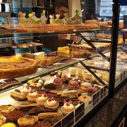 Ferrand Michel - Great selection and very reasonable prices. Highly recommended!