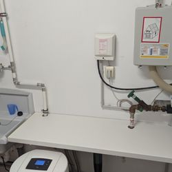 Gebäudetechnik Ullrich - New: HWR mit Waschbecken (Links) & Arbeitsplatte