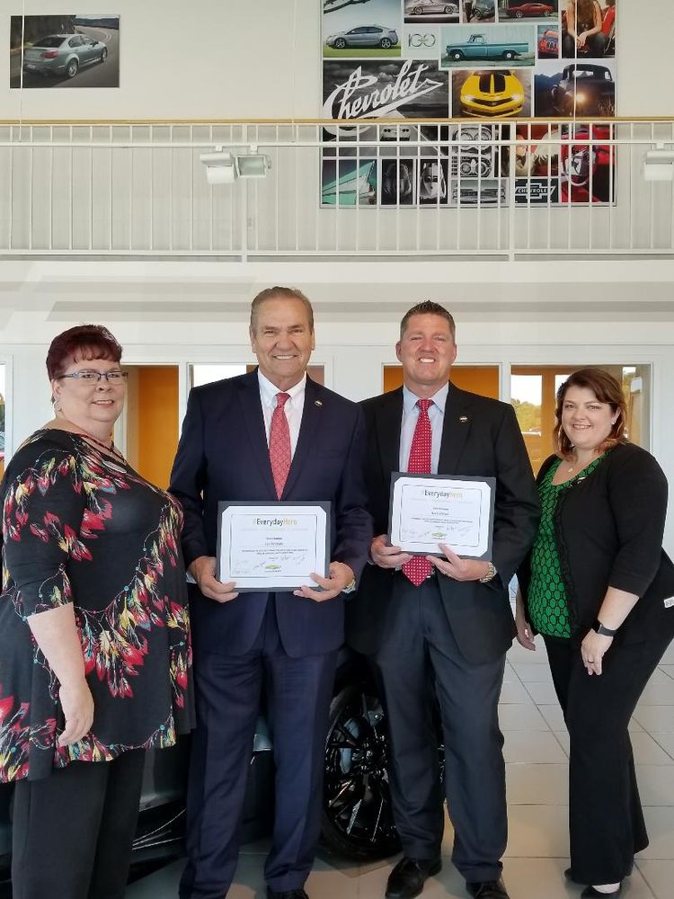 ROYAL OAKS CHEVROLET Updated June 2024 20 Reviews 3417 Park Ave, Paducah, Kentucky Car