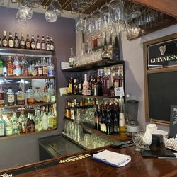 Magdy's - The bar area