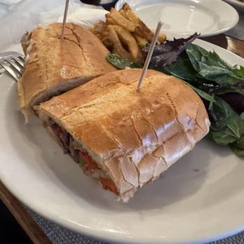 Bistro Eloise - French Restaurant - Steak sandwich - French Near Me - Elmhurst, New York Bistro Eloise - French Restaurant - Steak sandwich - French Near Me - Elmhurst, New York