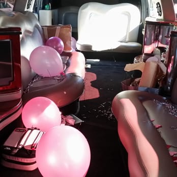 Temecula Limo Wine Tasting - Limos Near Me - Temecula, California Temecula Limo Wine Tasting - Limos Near Me - Temecula, California