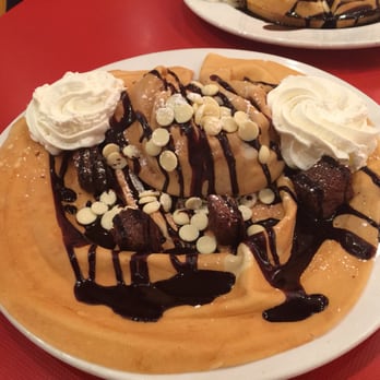 Demetres - TD on a crâpe - Desserts Near Me - Burlington, Ontario