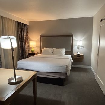 Hampton Inn & Suites Tempe/Phoenix Airport - Hotels Near Me - Tempe, Arizona Hampton Inn & Suites Tempe/Phoenix Airport - Hotels Near Me - Tempe, Arizona
