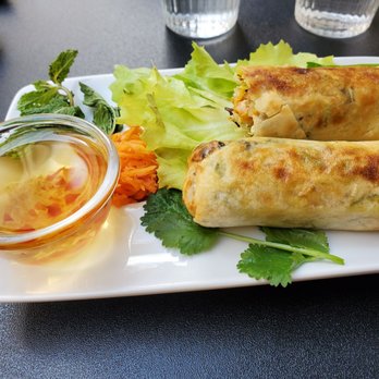 Le P'tit Pré Chez Lan - Who doesn't love vegan spring rolls - Vegan Near Me - Paris, 75