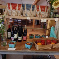 Roaring Lion  Farm - Wine, granola and veg