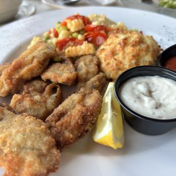 The Narrows Restaurant - Boiled Crab Cake & Fried Oysters - Seafood Near Me - Grasonville, Maryland