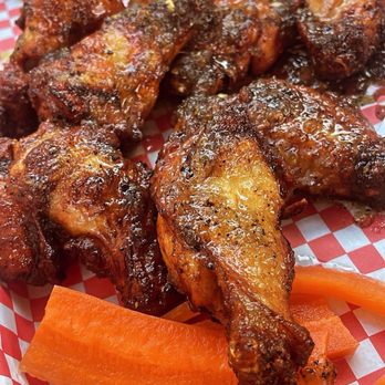 Campus Lounge - Jalapeno honey smoked wings and veggies - Lounges Near Me - Denver, Colorado