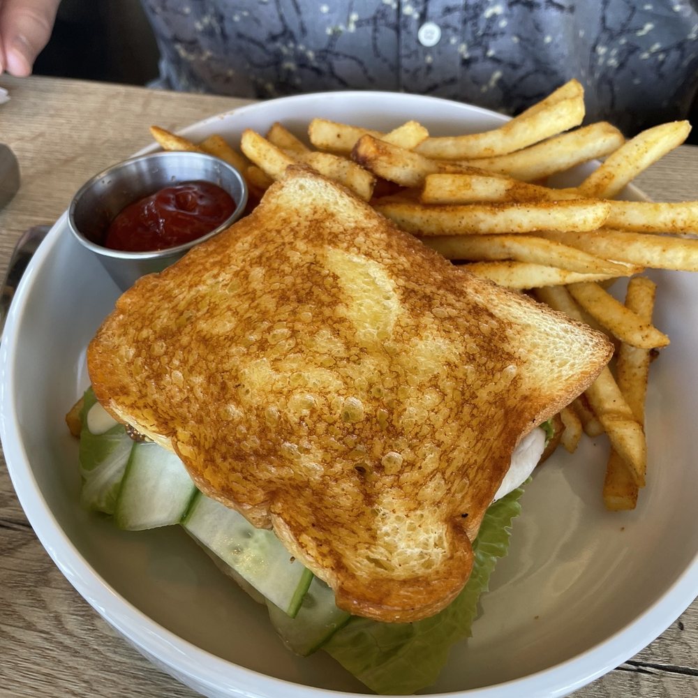 Rose Gose - Roast beef and fries - Cocktail Bars Near Me - Austin, Texas Rose Gose - Roast beef and fries - Cocktail Bars Near Me - Austin, Texas