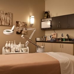 Hand & Stone Massage and Facial Spa