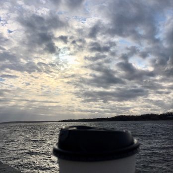 Independence Park - Nice spot to enjoy a latte on a park bench - Parks Near Me - Bristol, Rhode Island