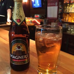 Connolly's Irish Pub - Magners rocks