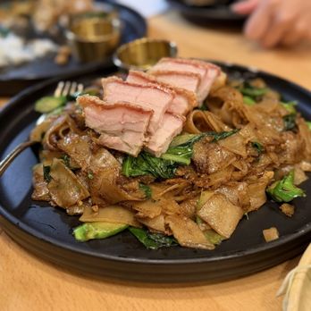 Manaao - Pad See Ew with crispy pork - Thai Near Me - Tustin, California
