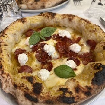Piccolo Buco - Yellow sauce, pizza - Italian Near Me - Rome, RM