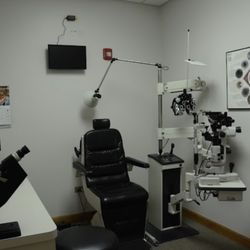 Family Eye Care of Lockport - Efficient workspace