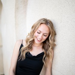 Becky Green Photography - Senior graduation photos at saltair