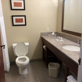 Comfort Suites Lombard - Addison - Bathroom - Hotels Near Me - Lombard, Illinois Comfort Suites Lombard - Addison - Bathroom - Hotels Near Me - Lombard, Illinois