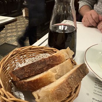 Bouillon Julien - Bread service - French Near Me - Paris, 75 Bouillon Julien - Bread service - French Near Me - Paris, 75