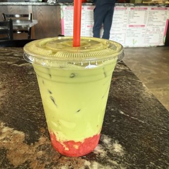 Borreguitas Bar Express - Strawberry matcha - Mexican Near Me - Pomona, California