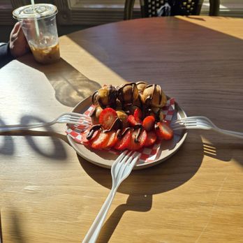 AwesomeYO's Kitchen - Strawberry pancake balls - Bakeries Near Me AwesomeYO's Kitchen - Strawberry pancake balls - Bakeries Near Me