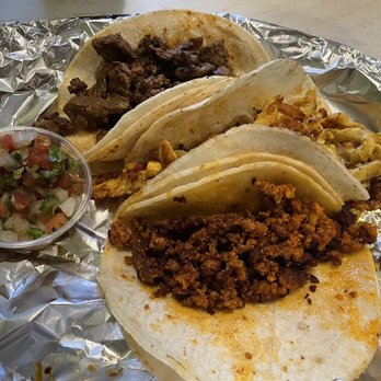 Pupuseria Los Robles - Tacos - Salvadoran Near Me - Stanardsville, Virginia