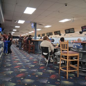 East Islip Lanes - Quarter night - Bowling Near Me - East Islip, New York East Islip Lanes - Quarter night - Bowling Near Me - East Islip, New York