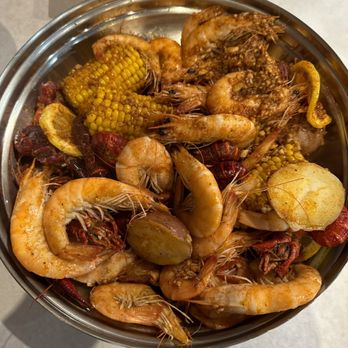 Cap't Loui - 3 lbs boiler combo shrimp and crawfish - Seafood Near Me - Cupertino, California Cap't Loui - 3 lbs boiler combo shrimp and crawfish - Seafood Near Me - Cupertino, California