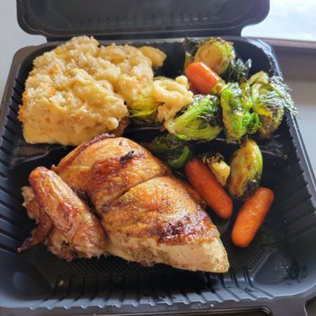 Poyoteca - Quarter white meat chicken with their amazing Mac n cheese and veggies! - Peruvian Near Me - Rockville, Maryland Poyoteca - Quarter white meat chicken with their amazing Mac n cheese and veggies! - Peruvian Near Me - Rockville, Maryland