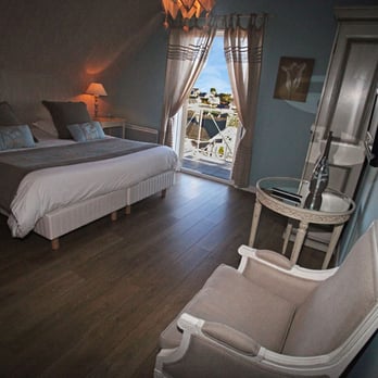 Les Agapanthes - Chambre supérieure vue mer balcon - Hotels Near Me - Ploubazlanec, 22 Les Agapanthes - Chambre supérieure vue mer balcon - Hotels Near Me - Ploubazlanec, 22