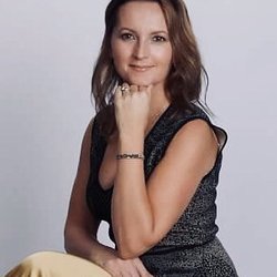 Sui Awakening Hypnosis - Renata Bulanda - Sui Awakening Founder